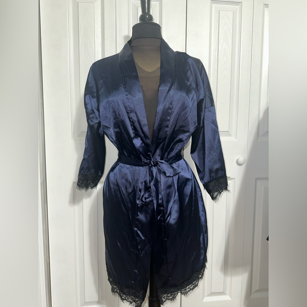 🦋 NWOT Women’s 3pc Robe Shorts & Bralette set